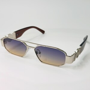 Luxe vintage rechthoekige zonnebril in punkstijl met spiegelglazen, trendy unisex met gouden montuur en kleurverloop, perfect voor feestjes, reizen en als retro zonnebril.