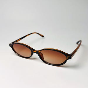 90s Slim Oval Sunglasses - Etsy display picture 3