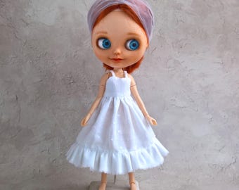 White Gingham Doll Dress: Handmade Blythe Outfit with Linen Bag