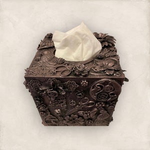 Vintage decorated tissue box cover