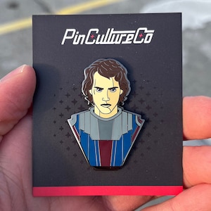 General Skywalker Bust Enamel Pin - Galaxy - Space - Sci Fi - Fantasy - Prequel - Jedi - Clone