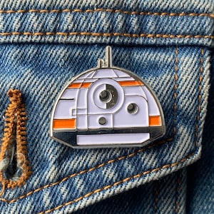 BeeBeeEight Soft Enamel Pin - Galaxy Pin - Space Pin - Sci Fi Pin - Fantasy Pin - Personaggio Pin - Sequel Pin - Movie Pin
