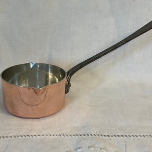 French Vintage copper saucepan, pan, Pourer, Atelier Du Cuivre, Villedieu-Les Poeles, 0.488 kg , 2mm , Farmhouse chic, Cookware image 4