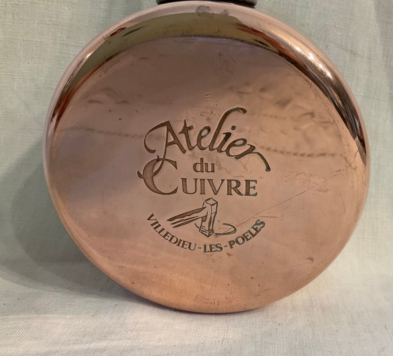 French Vintage copper saucepan, pan, Pourer, Atelier Du Cuivre, Villedieu-Les Poeles, 0.488 kg , 2mm , Farmhouse chic, Cookware image 3