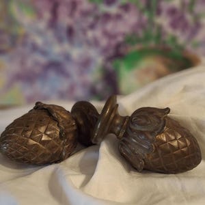 Franse bronzen eikelknoppen paar antieke decoratieve hardware, verguld bronzen ornamenten, Frans landdecor, architecturale berging