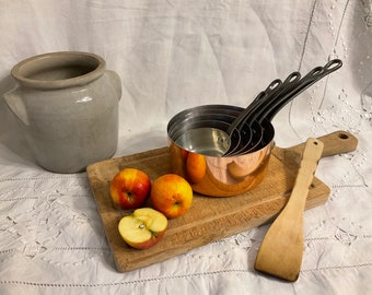 Set von 5 Französisch Vintage Kupfer Töpfe Pfannen, Les Cuivres De Faucogney, Kochgeschirr, Kitchenailia, Bauernhaus-Chic, 2,5 kg