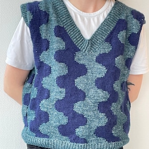 Knitting pattern Squiggly vest image 2