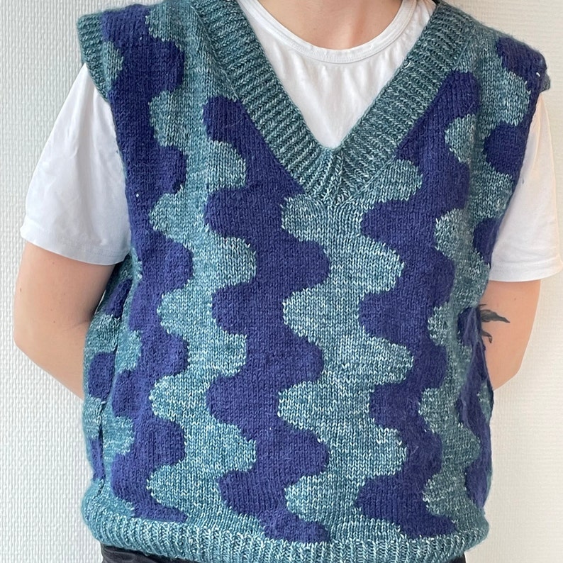 Knitting pattern Squiggly vest image 2