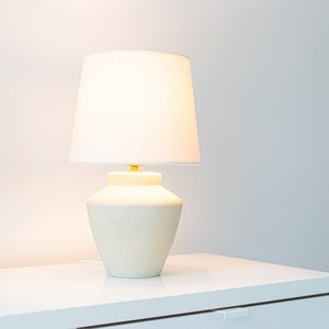 Handmade Dimmable Round Ceramic Table Lamp DeBarro De Barro