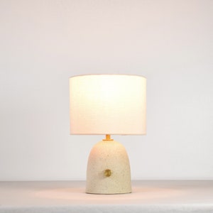 Handmade Dimmable Ceramic Table Lamp for Bedroom, Bedside Table, Entryway and Living Room DeBarro De Barro