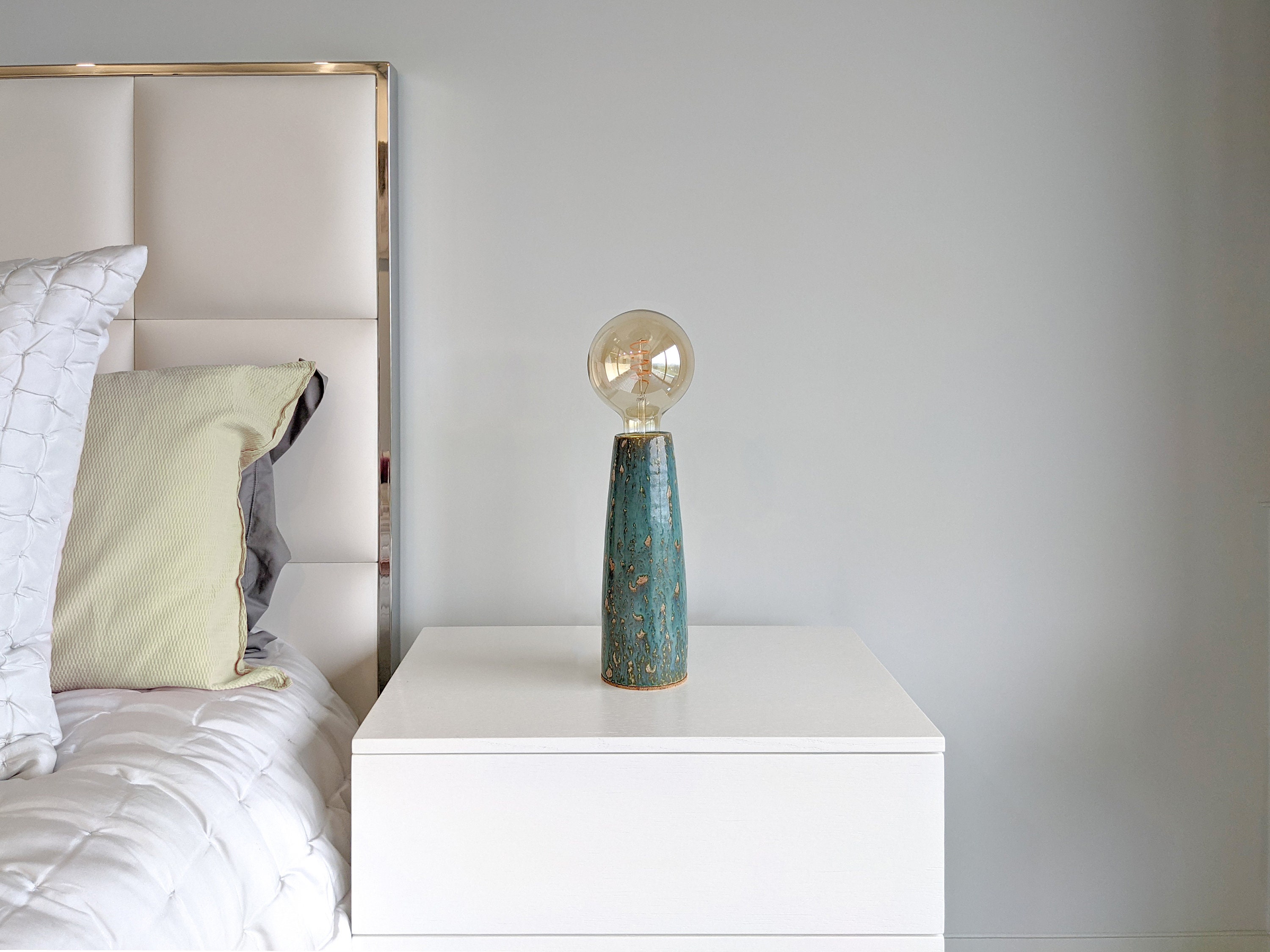 Farol - Lampe de Table en Céramique Faite à La Main avec Base Liège