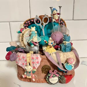 Vintage Enesco Knittin&#39; Pretty Deluxe Music Box  “Whistle While You Work”-Still Work