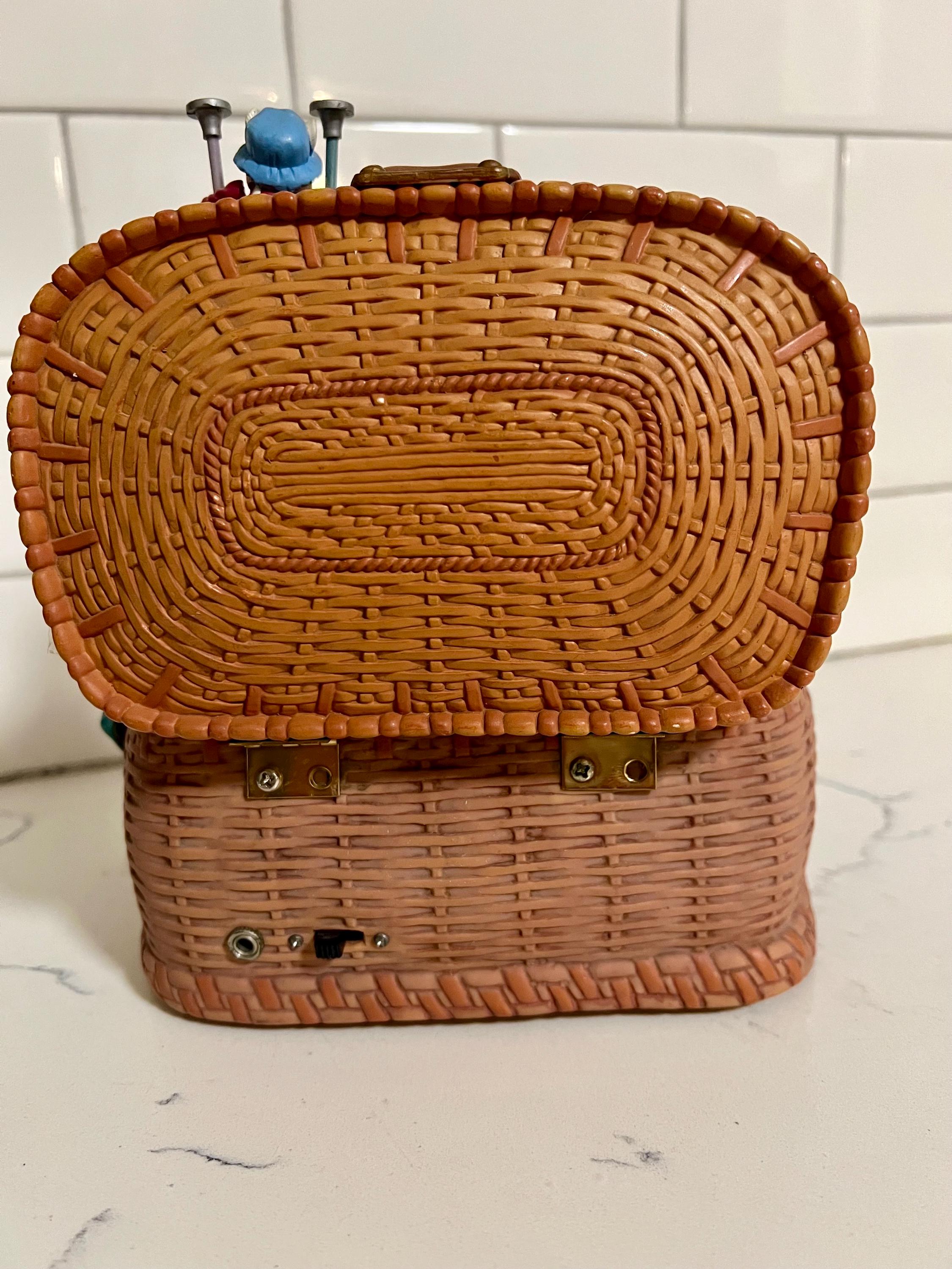 Vintage Enesco Knittin' Pretty Deluxe Music Box “whistle While You