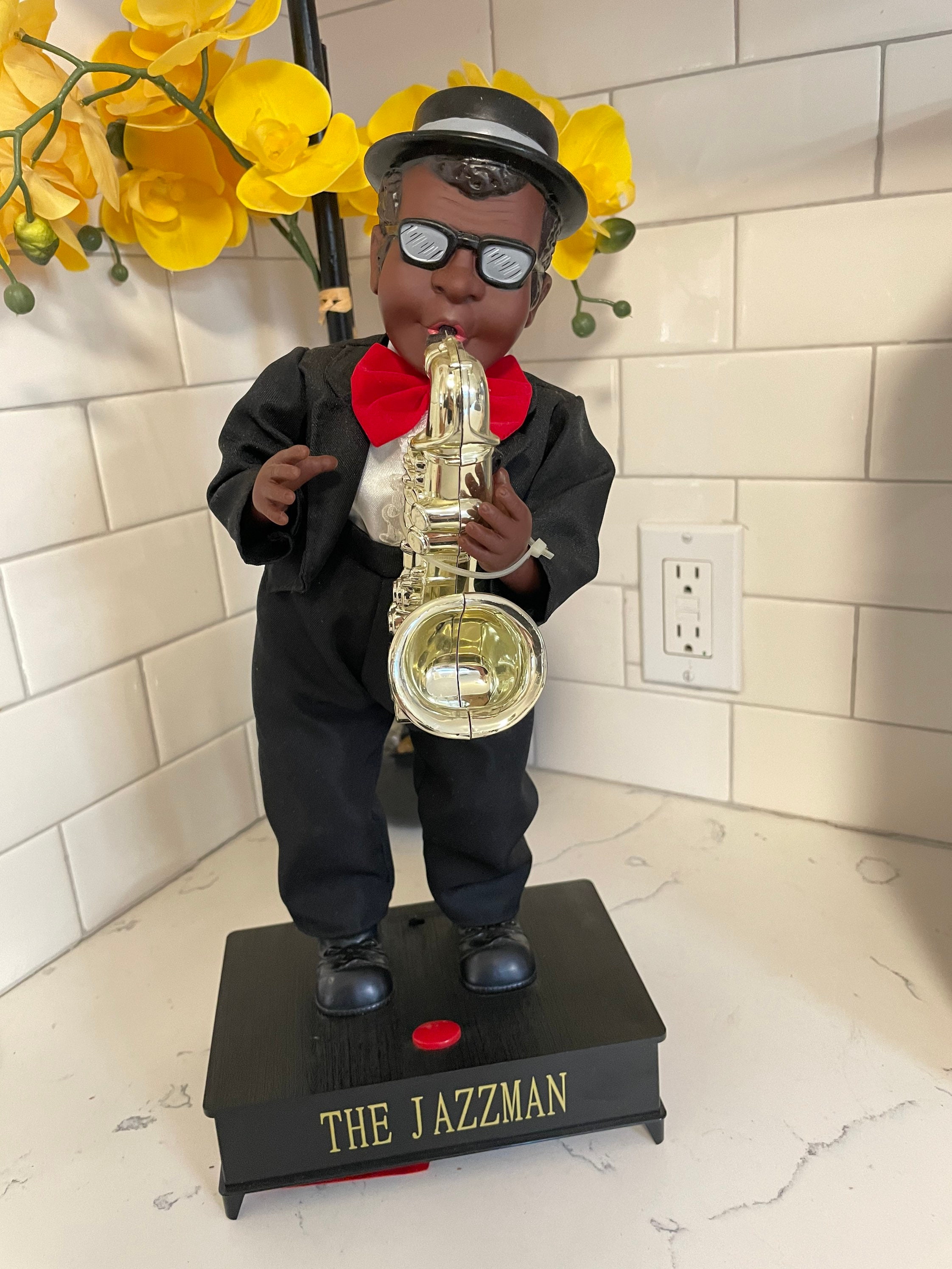 Vintage-the Jazzman-plays Music Swinging Saxophone Player Vintage-the Jazzman-plays Music Swinging Saxophone Player