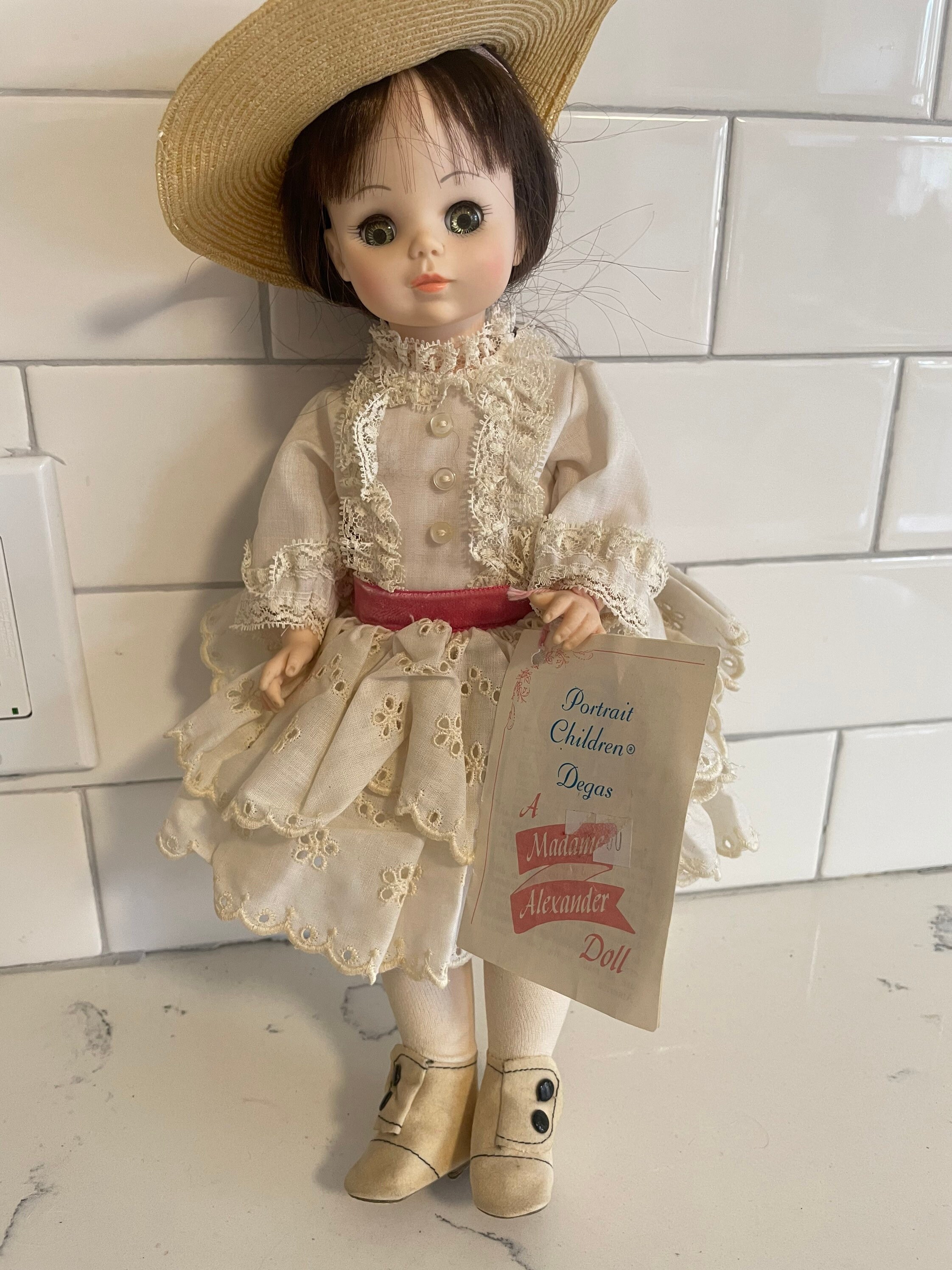 * antique doll ୨୧ ストローハットの ペグドールさん antique doll ୨୧ ストローハットの ペグドールさん - メルカリ