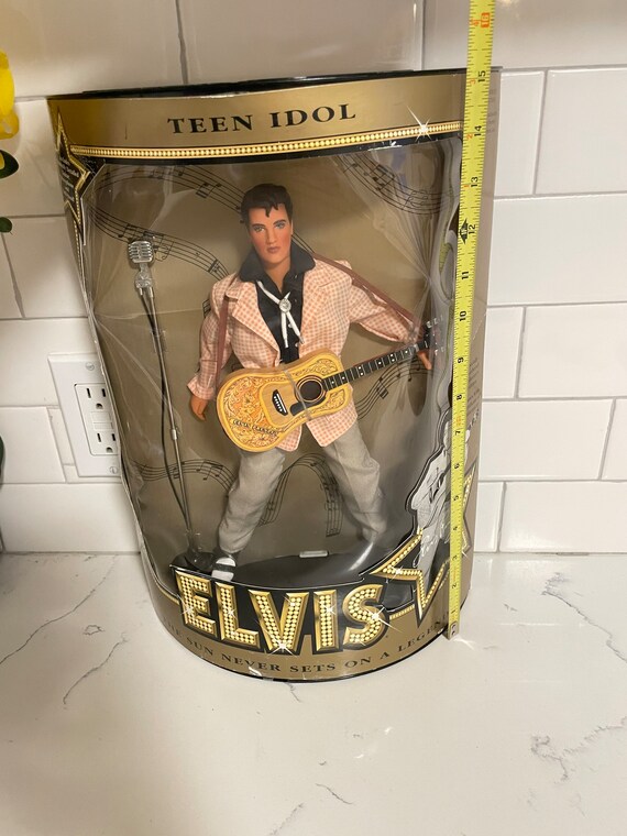 Vintage 1993-elvis Presley “teen Idol” Doll - Hasbro Commemorative