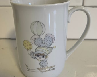 Enesco Japan PRECIOUS MOMENTS Circus MUG Cup 1984 Samuel Butcher Handstand