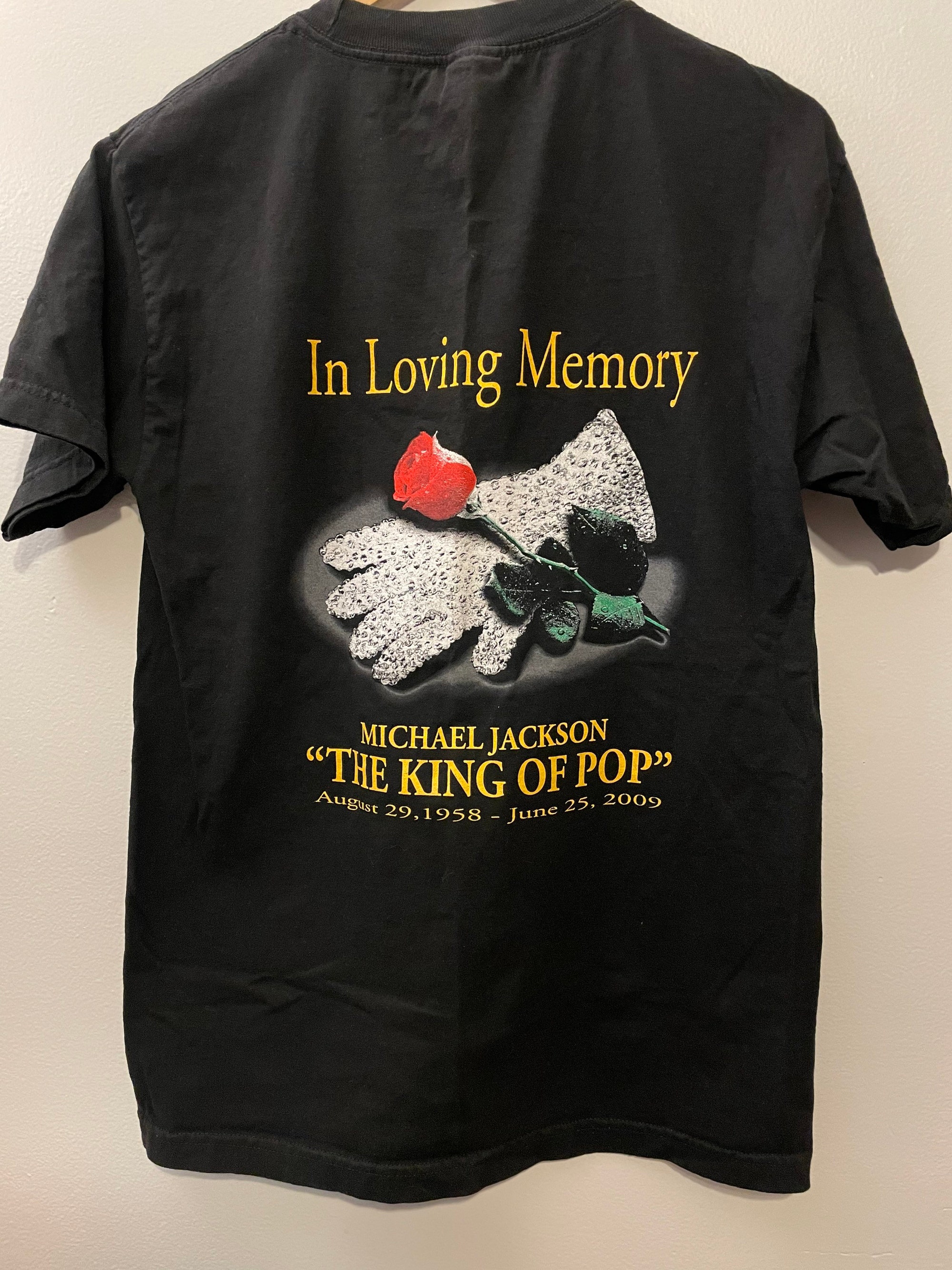 Vintage Michael Jackson Tribute Memorial T-shirt, The King Of Pop Glove T-shirt