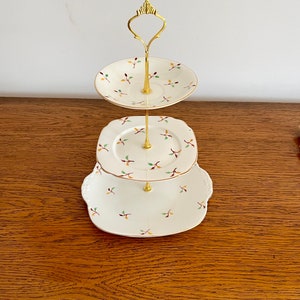 very pretty Windsor bone china vintage three tier cake stand