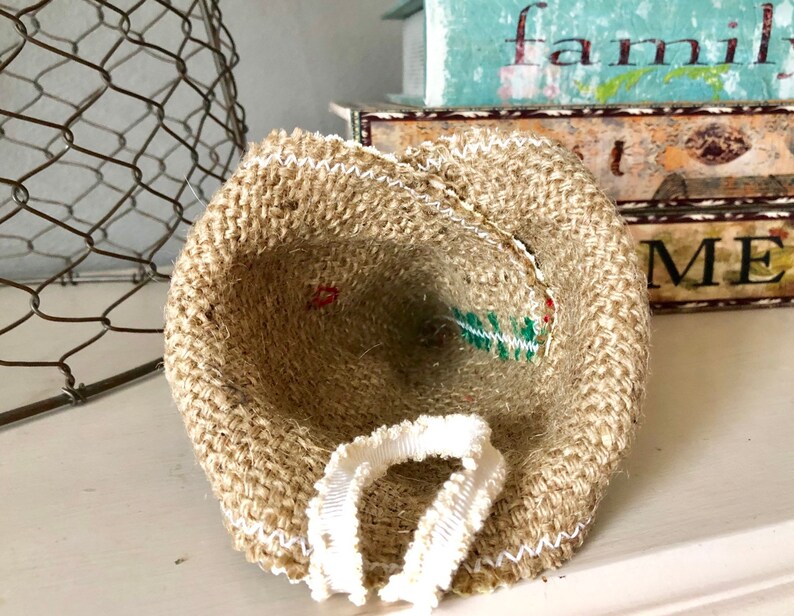 Burlap /& Botanical Cottage Chic Fabric Wall PocketHerb Pocket
