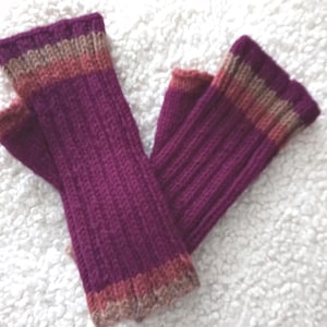 Chauffe-poignets, gants sans doigts, chauffe-bras avec trou pour le pouce, cadeau pour elle, laine douce, rouge foncé avec rayures colorées