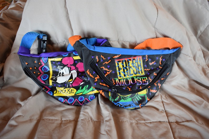 Fresh Mouse Fanny packs Set2 Vintage item that is back in Vogue Good condition!