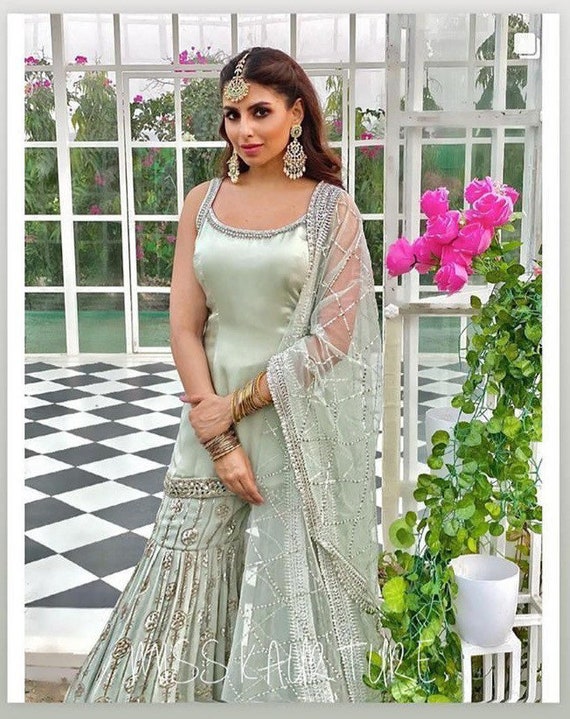Mehendi Green Velvet Punjabi Salwar Kameez – Panache Haute Couture