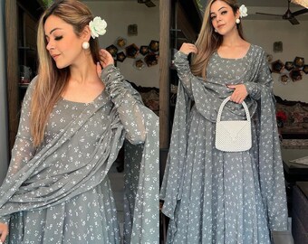 Grey floral Anarkali gown. Floral printed gown. Bridal punjabi suit, Indian Bollywood designer suit. Pakistani long suit