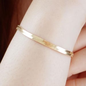 18K Gold Snake Chain Bracelet, Herringbone Chain in 18K Yellow Gold, 18K Real Gold Snake Chain Bracelet, 18K Gold Bracelet for Men & Women
