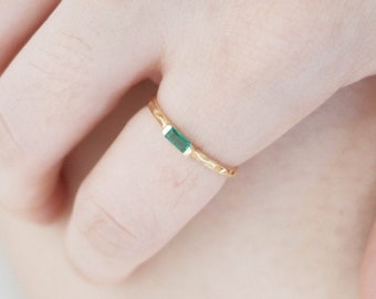 14k Gold Emerald Ring, 14k Gold Baguette Emerald Ring, 14k Gold Minimalist Emerald Ring, Stacking Emerald Ring, Dainty Baguette Emerald Ring