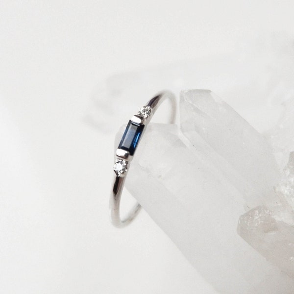 Platinum Sapphire Ring, Baguette Sapphire Diamond Ring, Platinum Minimalist Sapphire Ring, Stacking Sapphire Ring, PT Baguette Sapphire Ring