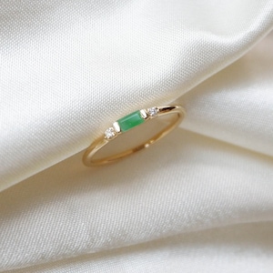 14k gold jadeite ring, 14k jade baguette ring, Baguette jade ring, Dainty jade ring, 14k gold dainty jadeite ring, Stackable green jade ring