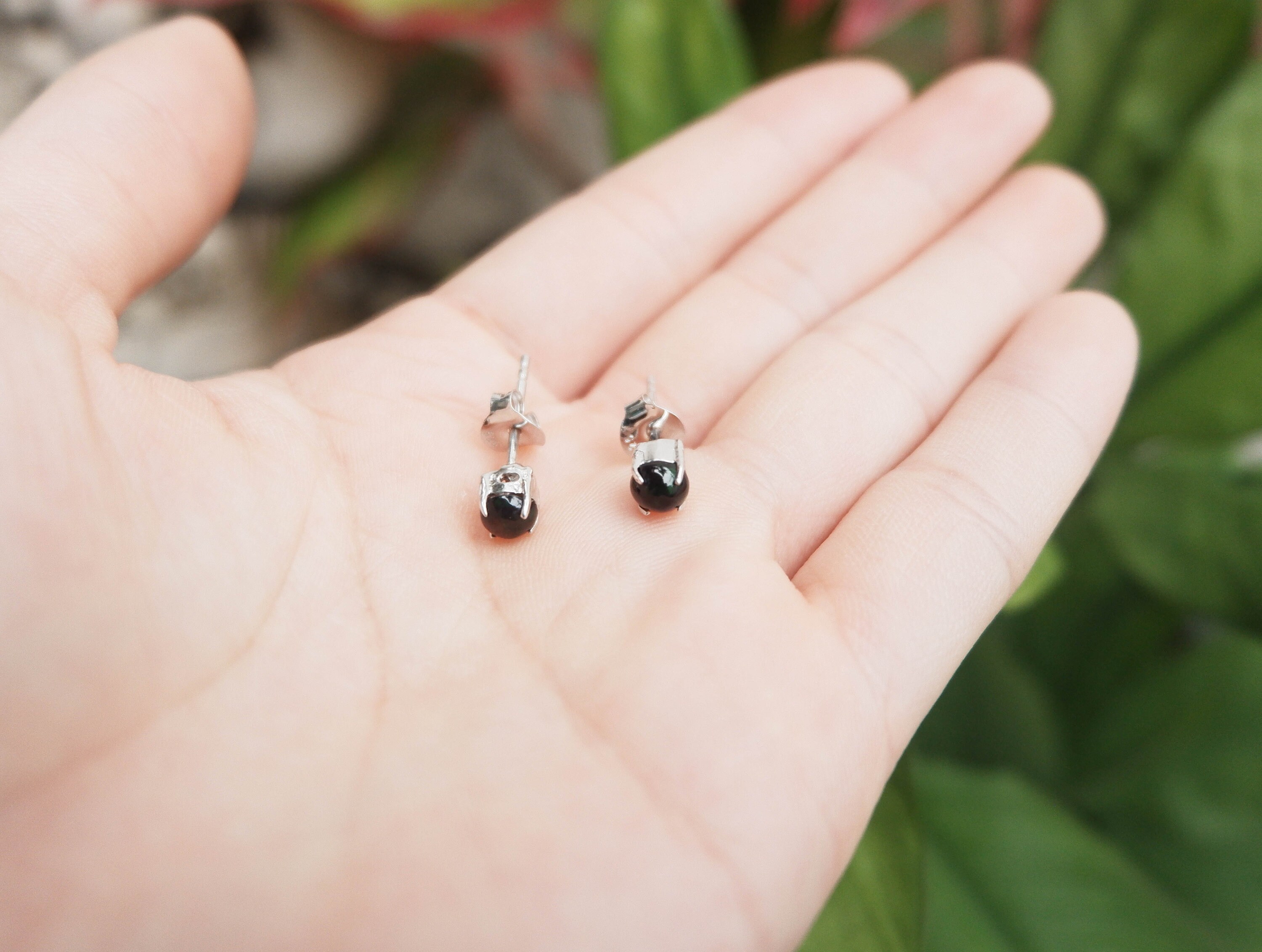 14金ブラックオパールスタッドピアス：繊細な3mm～3.5mm - Etsy 日本