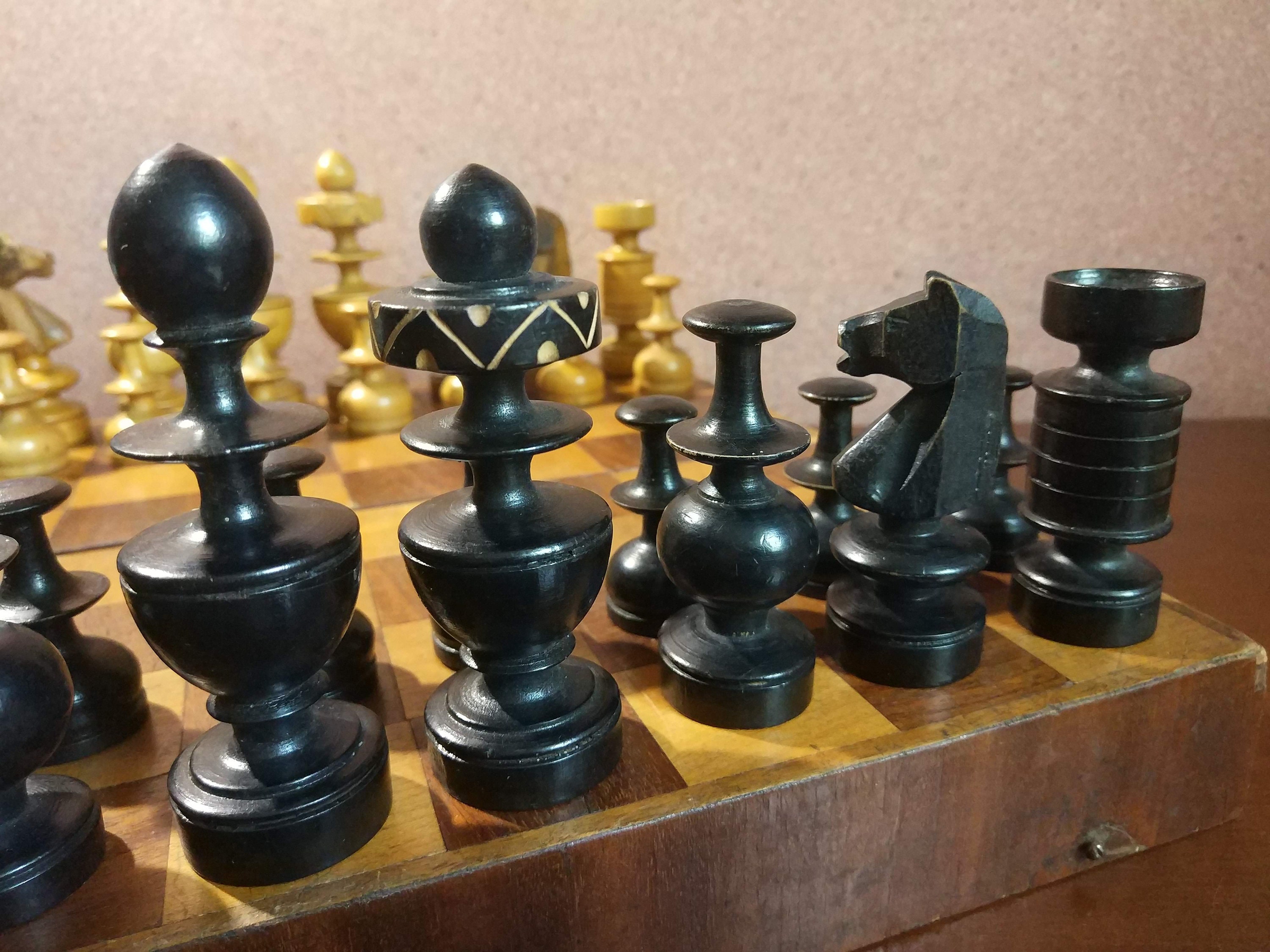 Vintage Yugoslavian Chess Set with Folding board KH 10 cm/4 -  Portugal