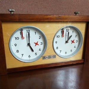 Vintage Ruhla Garde Chess Clock: West German Mechanical Timer