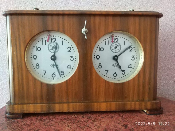 Reloj de ajedrez soviético de madera Reloj de ajedrez Big Tournament, Reloj  de ajedrez raro está en condiciones de funcionamiento un reloj de ajedrez  confiable hecho en la URSS -  España