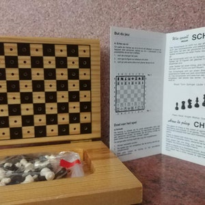 German traveling chessset  , German plastic traveling  chess 1980s, Vintage chess, German road chess, German Chess , road chess