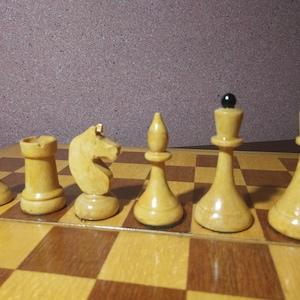 Chess set from the 1980s. Never used before.