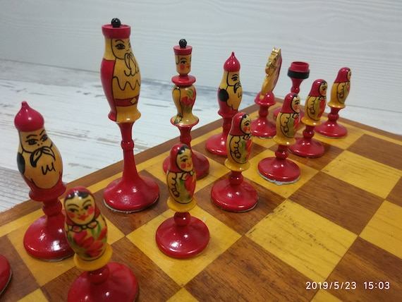 ロシアのビンテージ マトリョーシカ チェス セット、ソビエト美術塗装