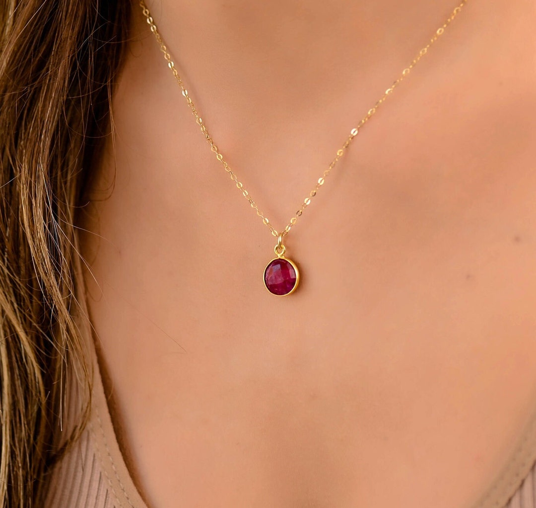 Buy Frail Jade Sleek Gemstone Necklace - Joyalukkas
