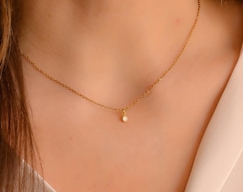 Simple Tiny CZ Gold Necklace, Minimalist Necklace, Dainty Gold Necklace, Dainty Tiny Solitare Pendant Gold Necklace