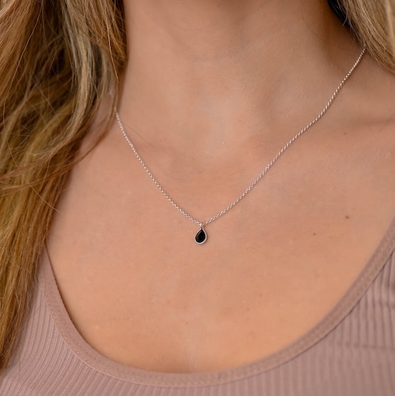 ★MIDNIGHT MOMENT.★ thin onyx necklace Midnight Star Onyx Necklace – Beautiful Earth US