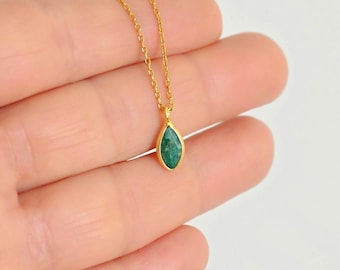 Small Simple Green Gold Necklace, Small Green Stone Pendant Gold Necklace, Simple Dainty Gold Necklace,  Simple Jewelry Gift