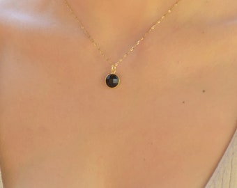 Schwarzer Onyx Halskette, Gold Halsketten für Frauen, Minimal Halskette, Zierlicher Schwarzer Stein Anhänger, Natürlicher Edelstein Halskette
