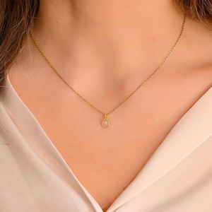 Simple Small Pink Gold Necklace, Dainty Gold Necklace, Teardrop Rose Quartz Pendant Necklace, Gold Necklaces for Women