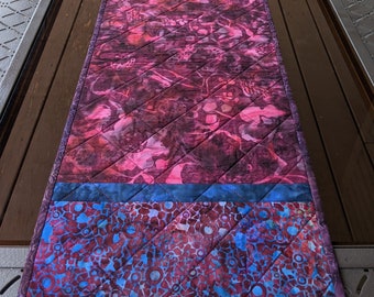 Quilted Bright Batik Table Runner Gradient Fuchsia Royal Blue (BWCTR #103)