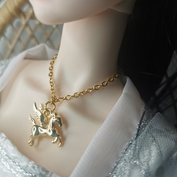 Collier Pégase doré pour poupée (BJD) taille 1/3