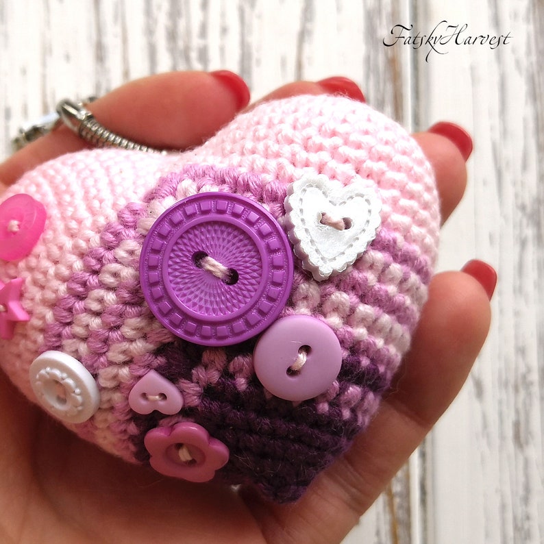 Crochet heart keychain Crochet wedding favors Crochet keyring Amigurumi cute hearts Crochet bag charm Gifts for guest at weddings