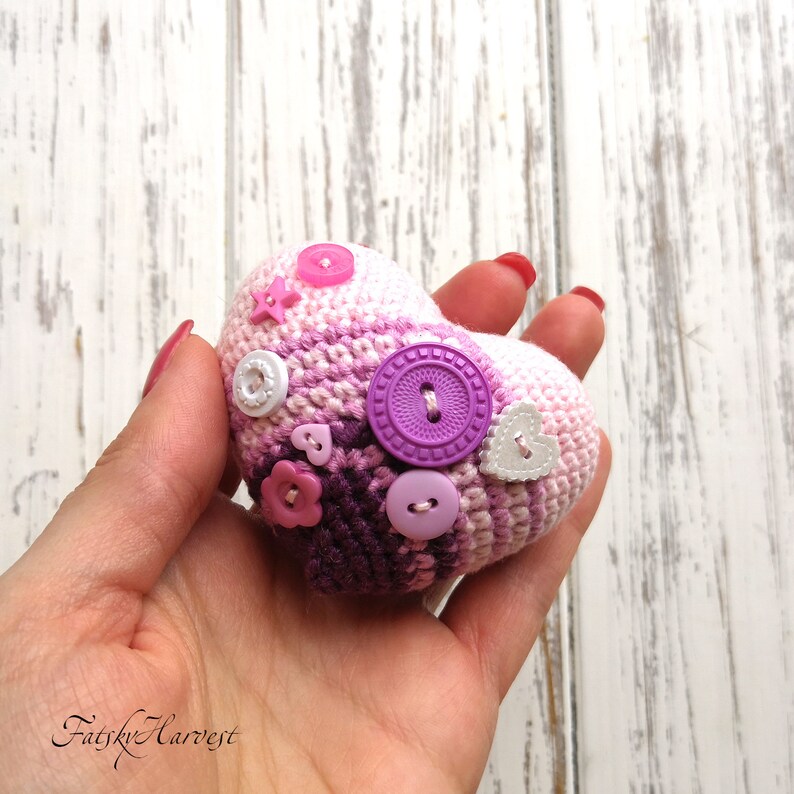 Crochet heart keychain Crochet wedding favors Crochet keyring Amigurumi cute hearts Crochet bag charm Gifts for guest at weddings