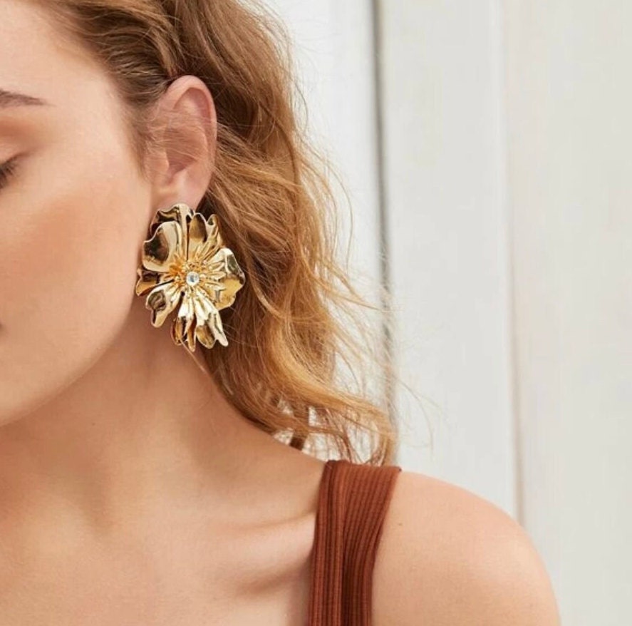 Big gold Flower earrings gold studs large huge gold stud